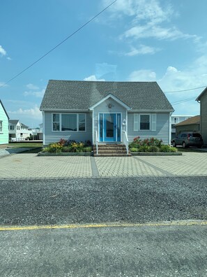 Exterior - Fenwick Island Beach Cottage 15 W Essex, Pet Friendly, Boat Dock, Kayaks & more (Fenwick Island)