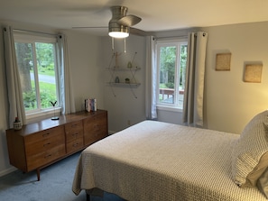2 bedrooms, iron/ironing board, free WiFi, bed sheets - Peek-A-Boo View, Amston Lake (Lebanon)