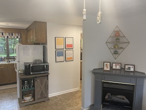 Fridge, microwave, oven, stovetop - Peek-A-Boo View, Amston Lake (Lebanon)