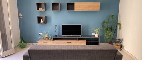 公寓 | 客廳 | 30 吋電視連有線電視頻道