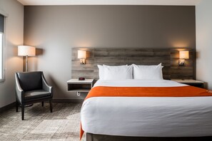 Premium bedding, minibar, individually decorated, individually furnished - Amsterdam Inn & Suites, an Ascend Collection Hotel (Florenceville-Bristol)