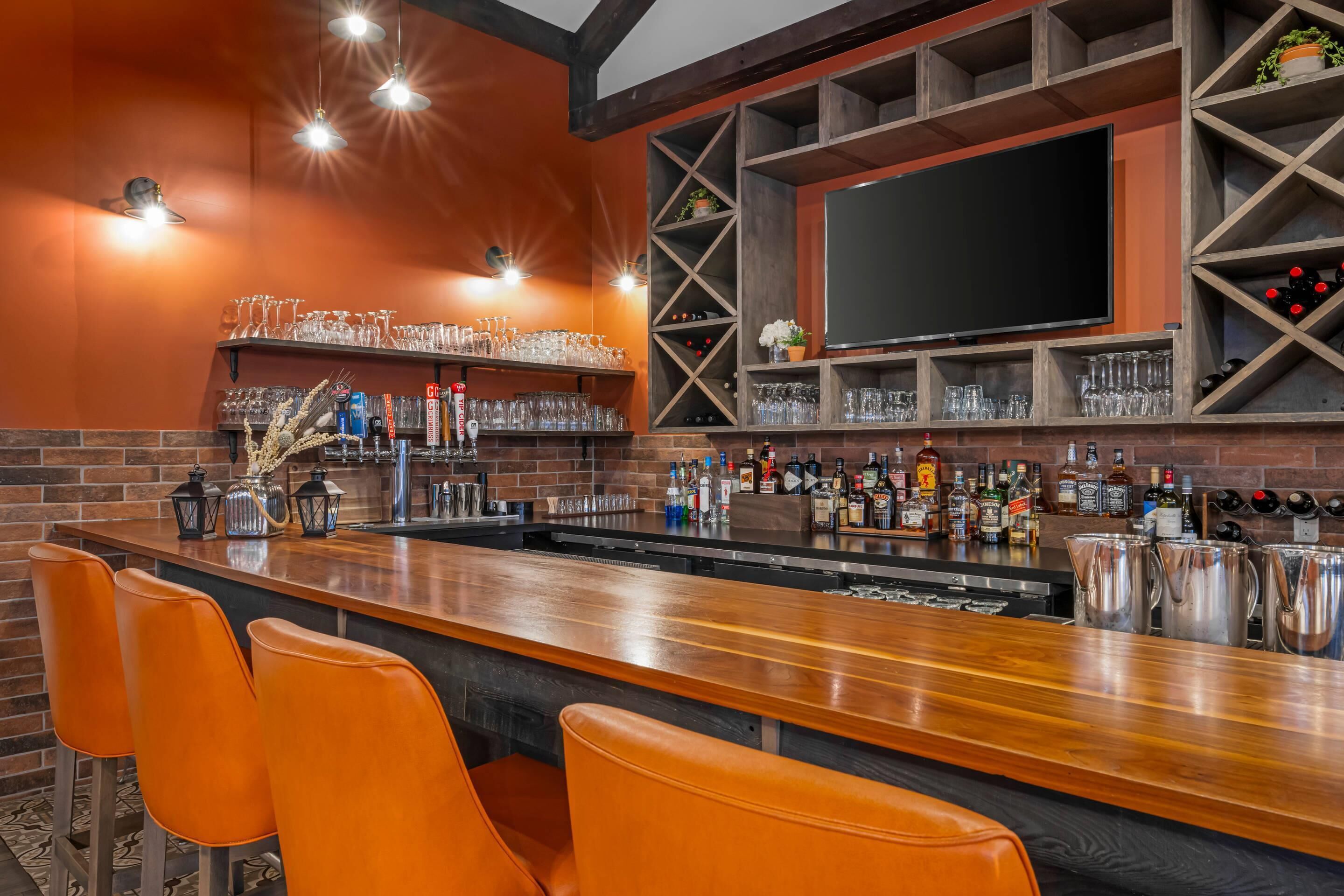 تقديم الإفطار والغداء والعشاء