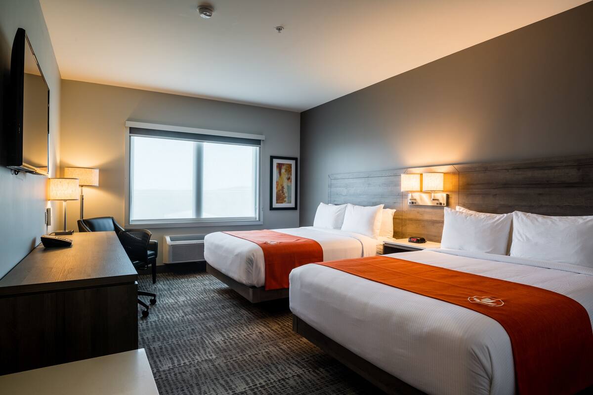 premium bedding, minibar, individually decorated, individually furnished