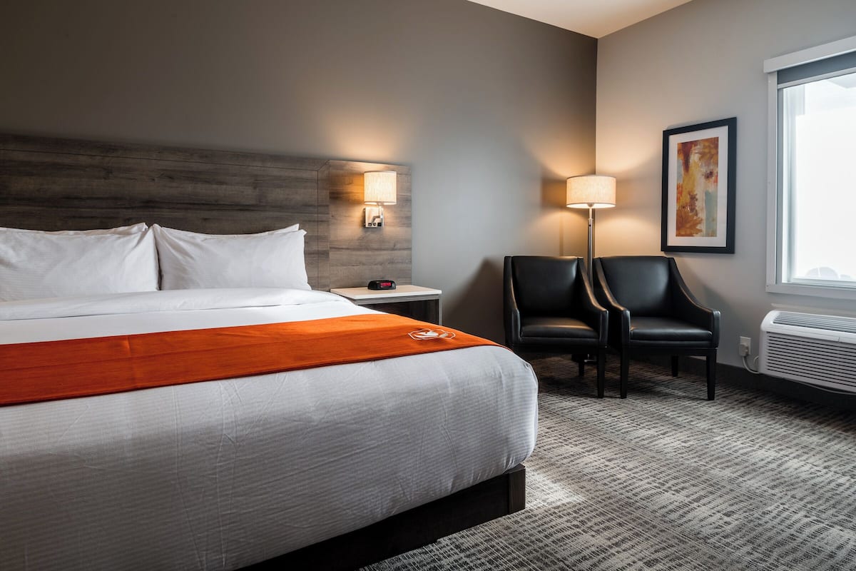 Premium bedding, minibar, individually decorated, individually furnished