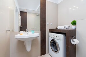 อพาร์ทเมนท์, 1 ห้องนอน, ห้องครัว | ห้องน้ำ | ผ้าเช็ดตัว