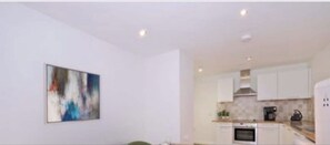 Apartment | 3 bedrooms, iron/ironing board, free WiFi, bed sheets - Heart Of Aberdeen City Centre 3 Bedrooms Apartment (Aberdeen)