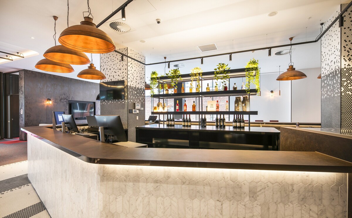 Holiday Inn Express Melbourne Little Collins by IHG