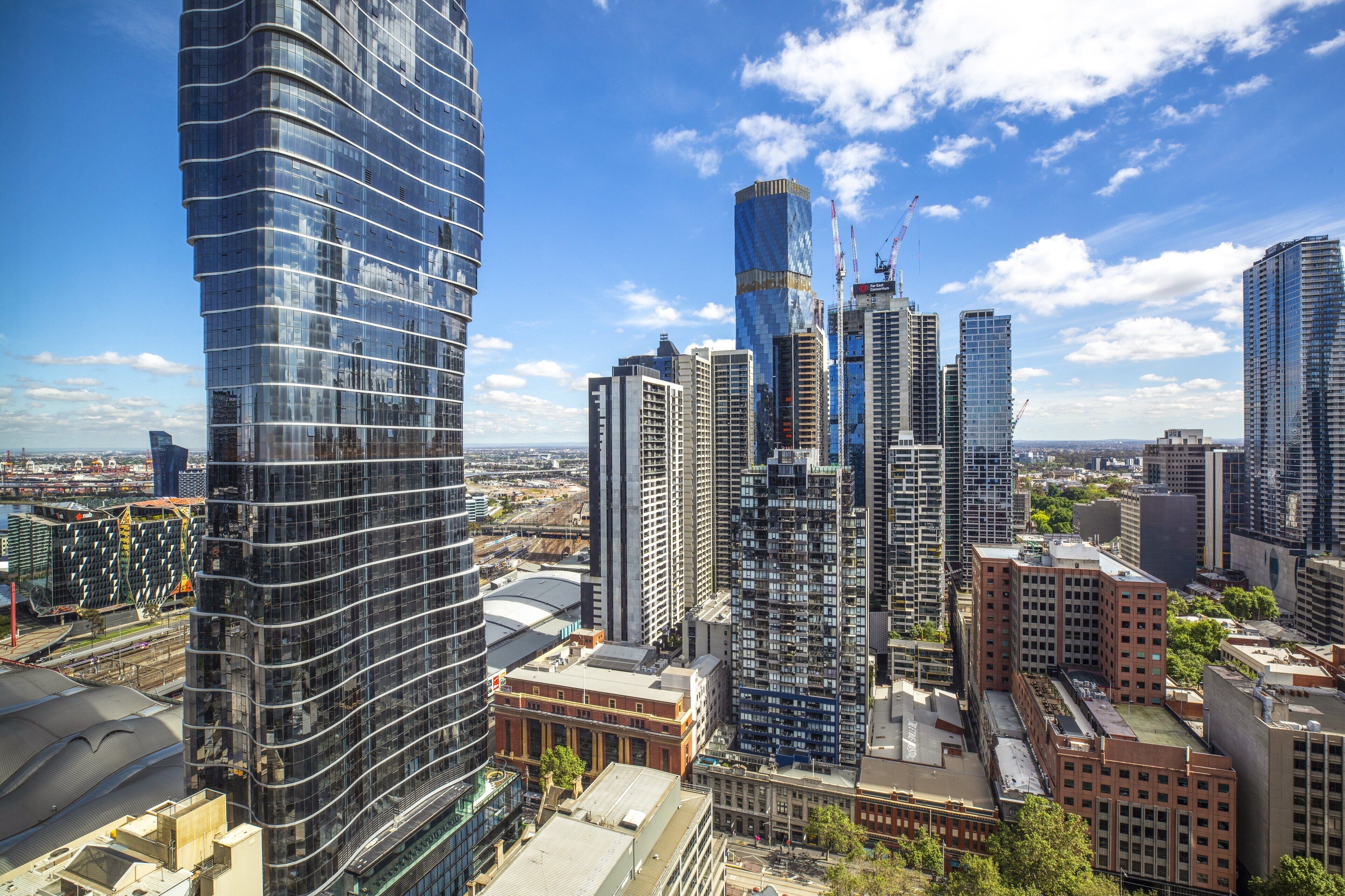 standard room, 1 king bed (free breakfast) | 1 bedroom, hypo-allergenic bedding, in-room safe, desk