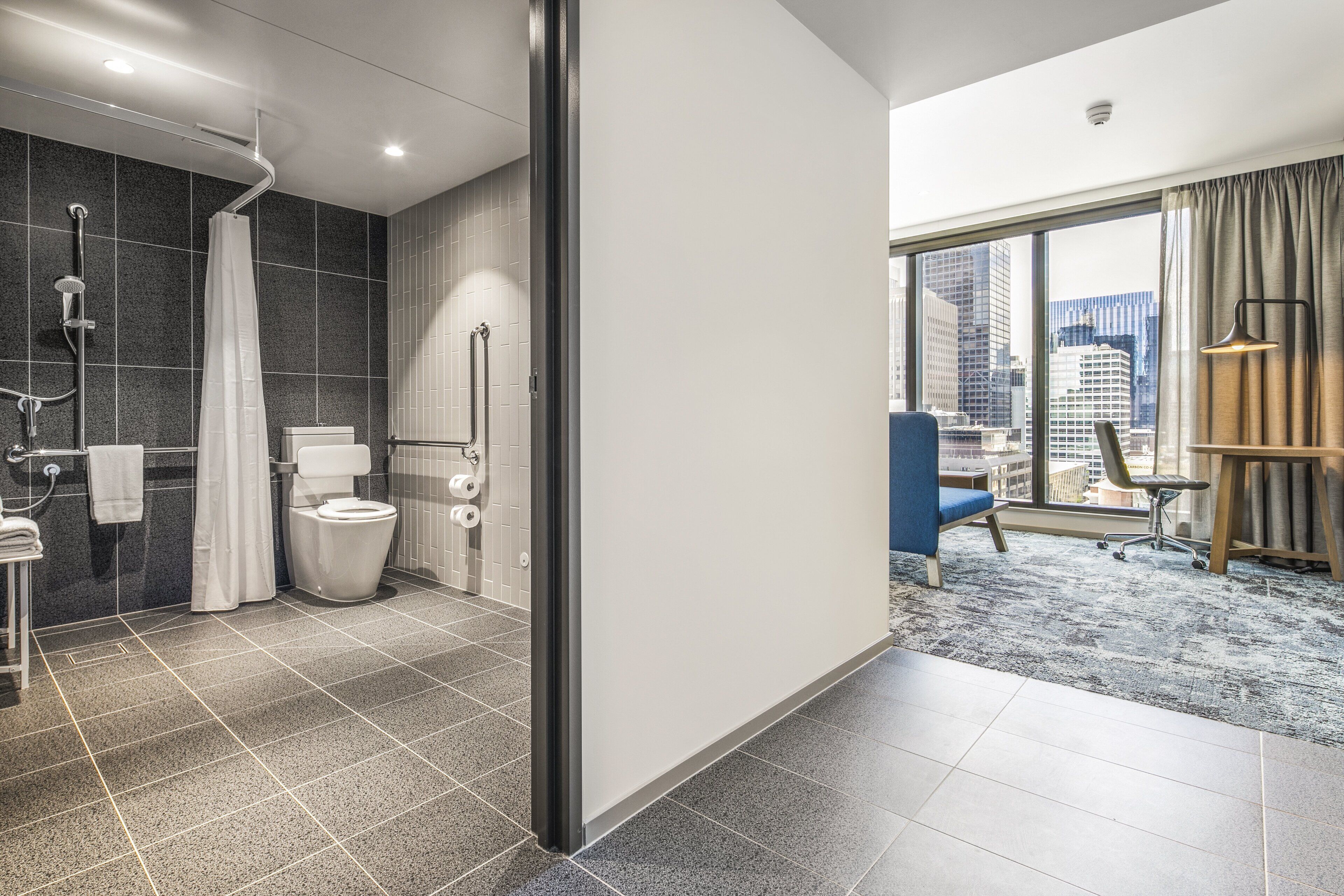 standard room, 1 queen bed, accessible (free breakfast) | 1 bedroom, hypo-allergenic bedding, in-room safe, desk