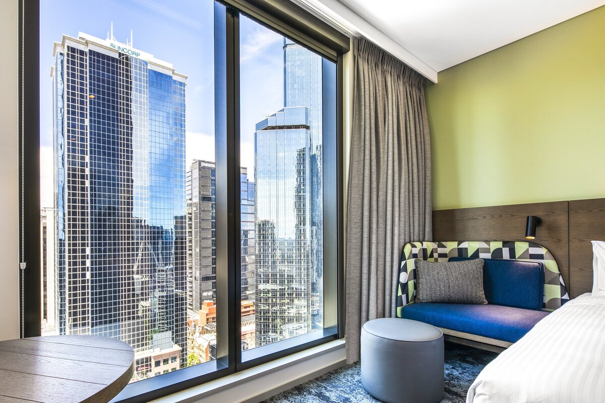 Holiday Inn Express Melbourne Little Collins by IHG