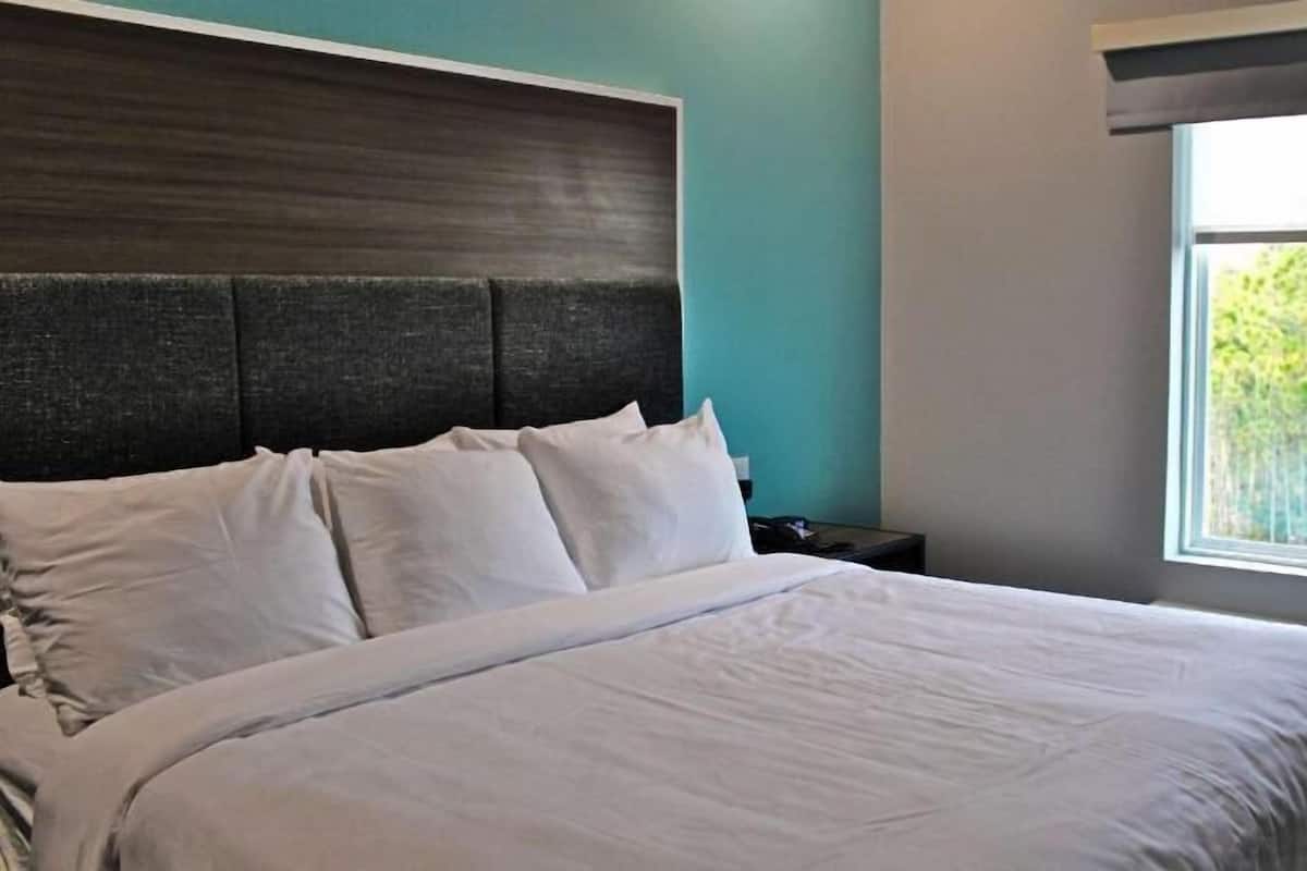 Free WiFi, bed sheets
