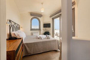 Deluxe Room, Terrace, Sea View | In-room safe, free WiFi
