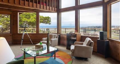 Retro Retreat: Ocean & Lagoon Views & Super Fun!