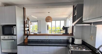 Pocitos apartment steps away from Montevideo Shopping Center