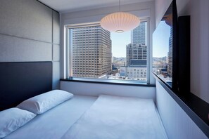 Room, 1 King Bed (High Floor)