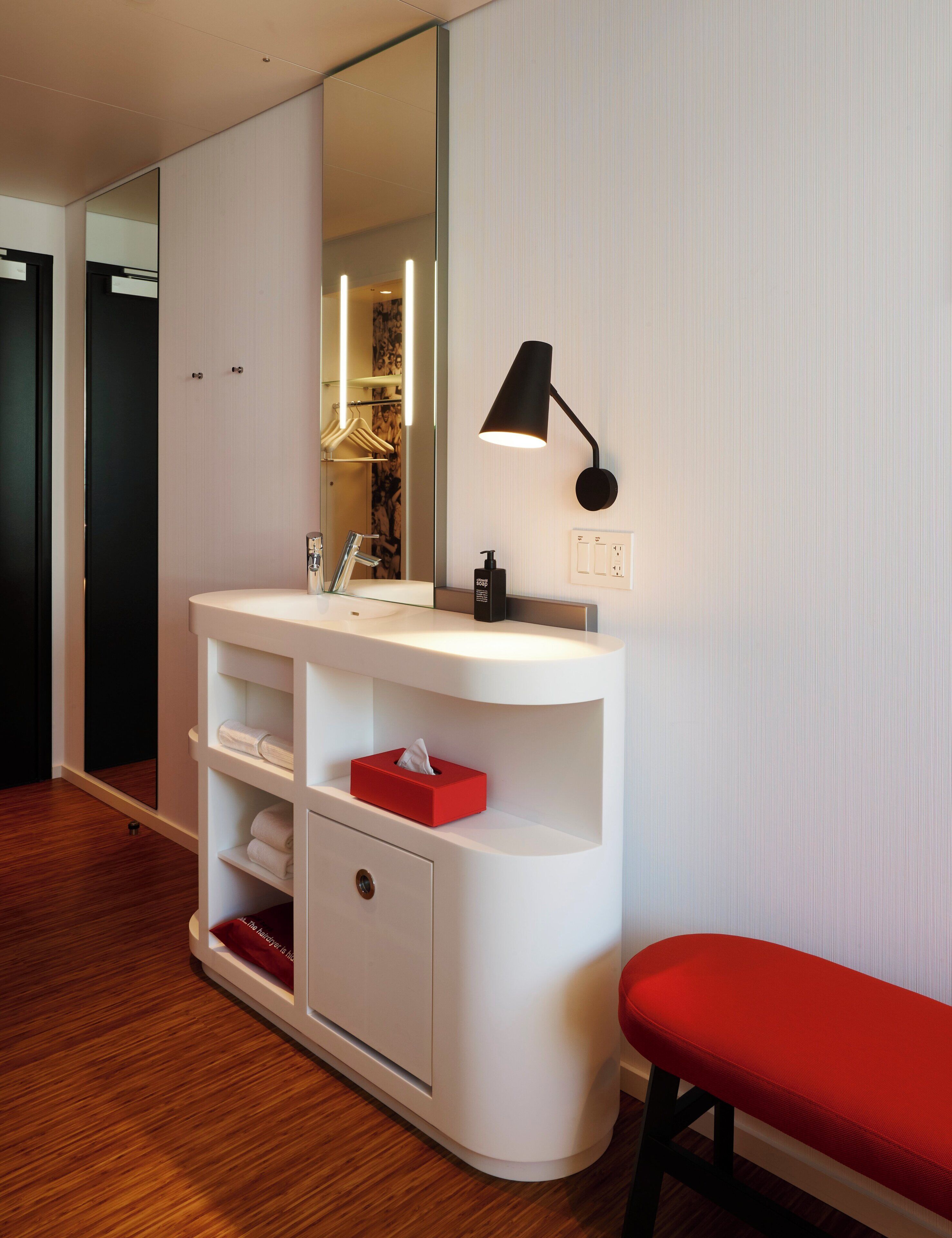 room, 1 king bed | premium bedding, pillow-top beds, in-room safe, desk