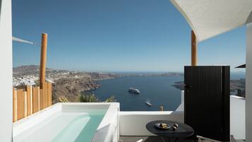 Rocca Superior with Caldera View & Outdoor Hot Tub | Terrace/patio