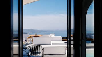 Rocca Cave with Caldera View & Outdoor Hot Tub | Terrace/patio