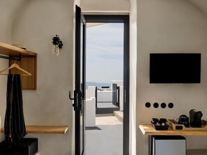 Minibar, wi-fi (inkludert) og sengetøy