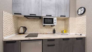 Apartment | Eigene Küche | Kühlschrank, Mikrowelle, Herdplatte, Hochstuhl