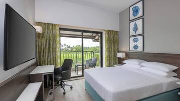 Deluxe Room, 1 Queen Bed, Balcony | Premium bedding, down duvets, memory-foam beds, in-room safe
