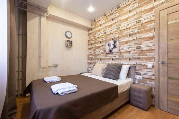 2 bedrooms, hypo-allergenic bedding, individually decorated