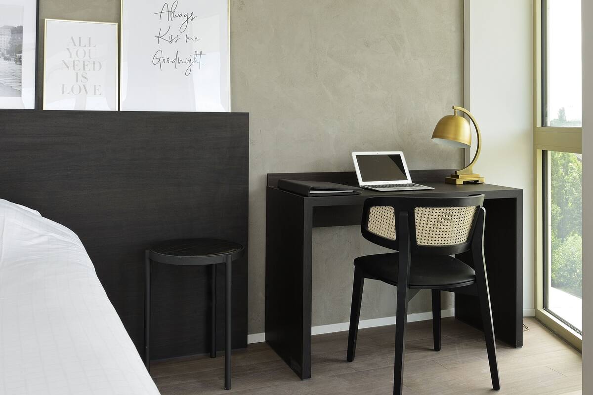 superior double room | minibar, in-room safe, desk, laptop workspace