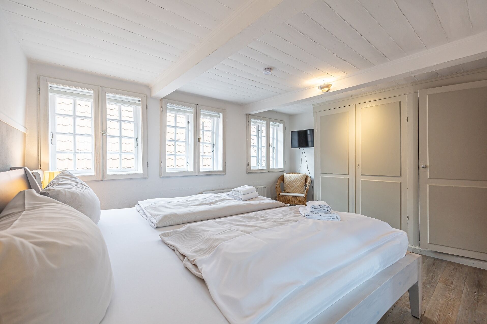 1 Schlafzimmer, Schreibtisch, Bügeleisen/Bügelbrett, Reisekinderbett