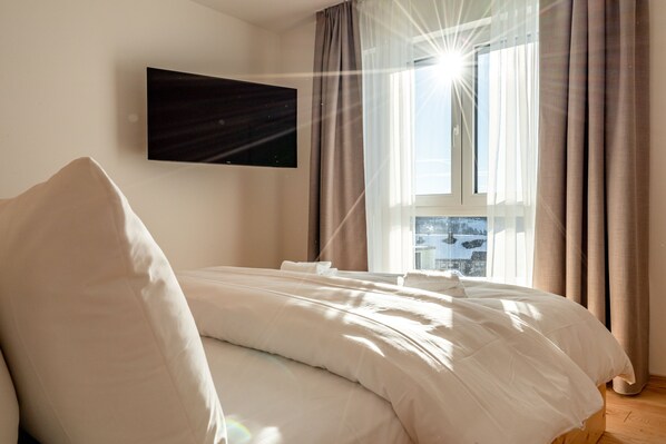 Apartamento | Ropa de cama hipoalergénica, cortinas opacas, ropa de cama