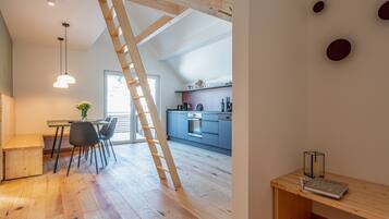 Maisonette | Wohnbereich | Flachbildfernseher
