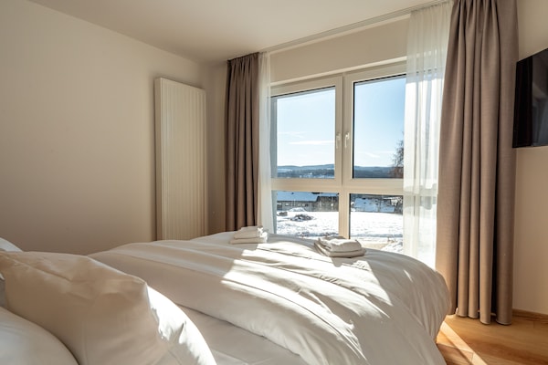 Apartment | Allergikerbettwaren, Verdunkelungsvorhänge, Reisekinderbett, Bettwäsche