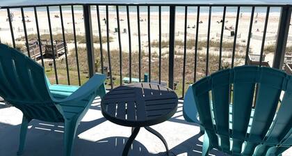 Oceanfront 2 Queen Kitchenette Studio Pet Friendly