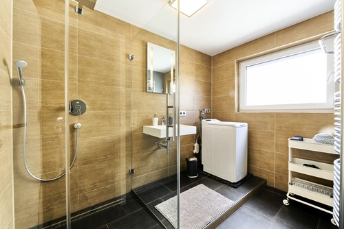 fewo1846 - City Apartment Hasenheide - Drei Schlafzimmer im 1. OG mit Balkon