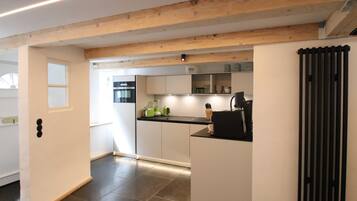 KĂŒhlschrank, Ofen, Herdplatte, GeschirrspĂŒler