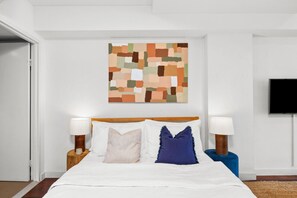 Bureau, fer et planche à repasser, Wi-Fi, draps fournis