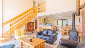 Televisie en een open haard