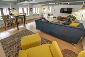 Fernseher, Stereoanlage