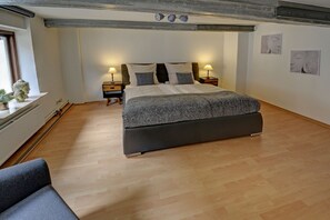 1 Schlafzimmer, Bügeleisen/Bügelbrett, Reisekinderbett, kostenloses WLAN