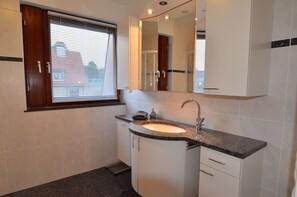 Haartrockner, Bidet, Handtücher