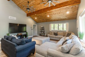 Smart TV, fireplace, video games