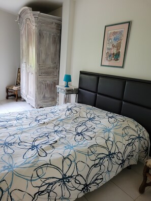 2 chambres, fer et planche à repasser, Wi-Fi gratuit