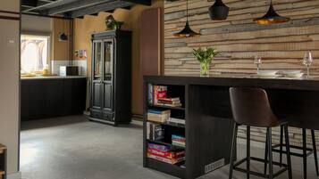 Réfrigérateur, four, plaque de cuisson, lave-vaisselle