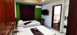 Deluxe Studio Suite | Free WiFi, bed sheets - Hotel de la Fuente (Orange Walk)