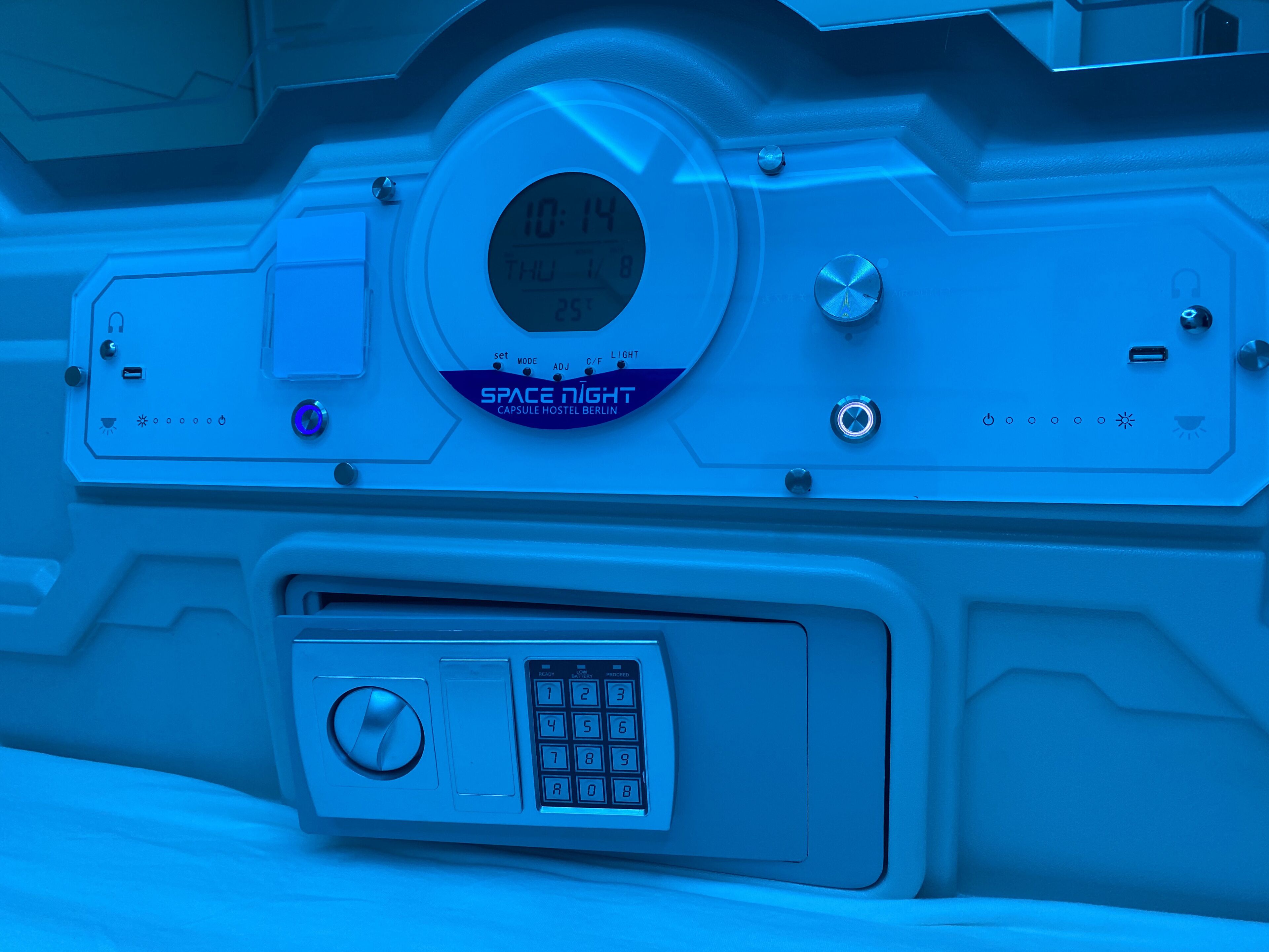 Photo - Space Night Capsule Hostel