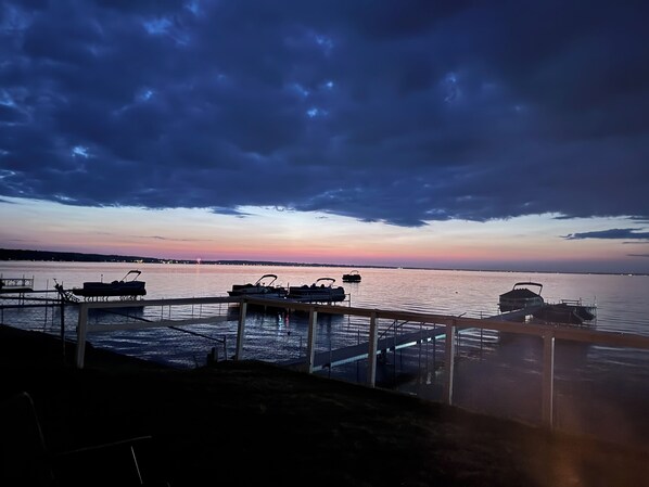 Property grounds - North View Cabins #3 - 2Bed/1Ba Direct Waterfront Cabin on Houghton Lake! (Houghton Lake)