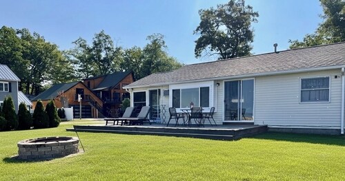 North View Cabins #3 - 2Bed/1Ba Direct Waterfront Cabin on Houghton Lake!