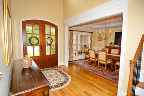 Dining - Luxury Home with Office and Man Cave-Ideal for Families, Couples & Market Guests (Summerfield)