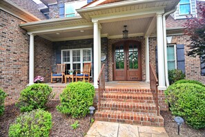 Exterior detail - Luxury Home with Office and Man Cave-Ideal for Families, Couples & Market Guests (Summerfield)