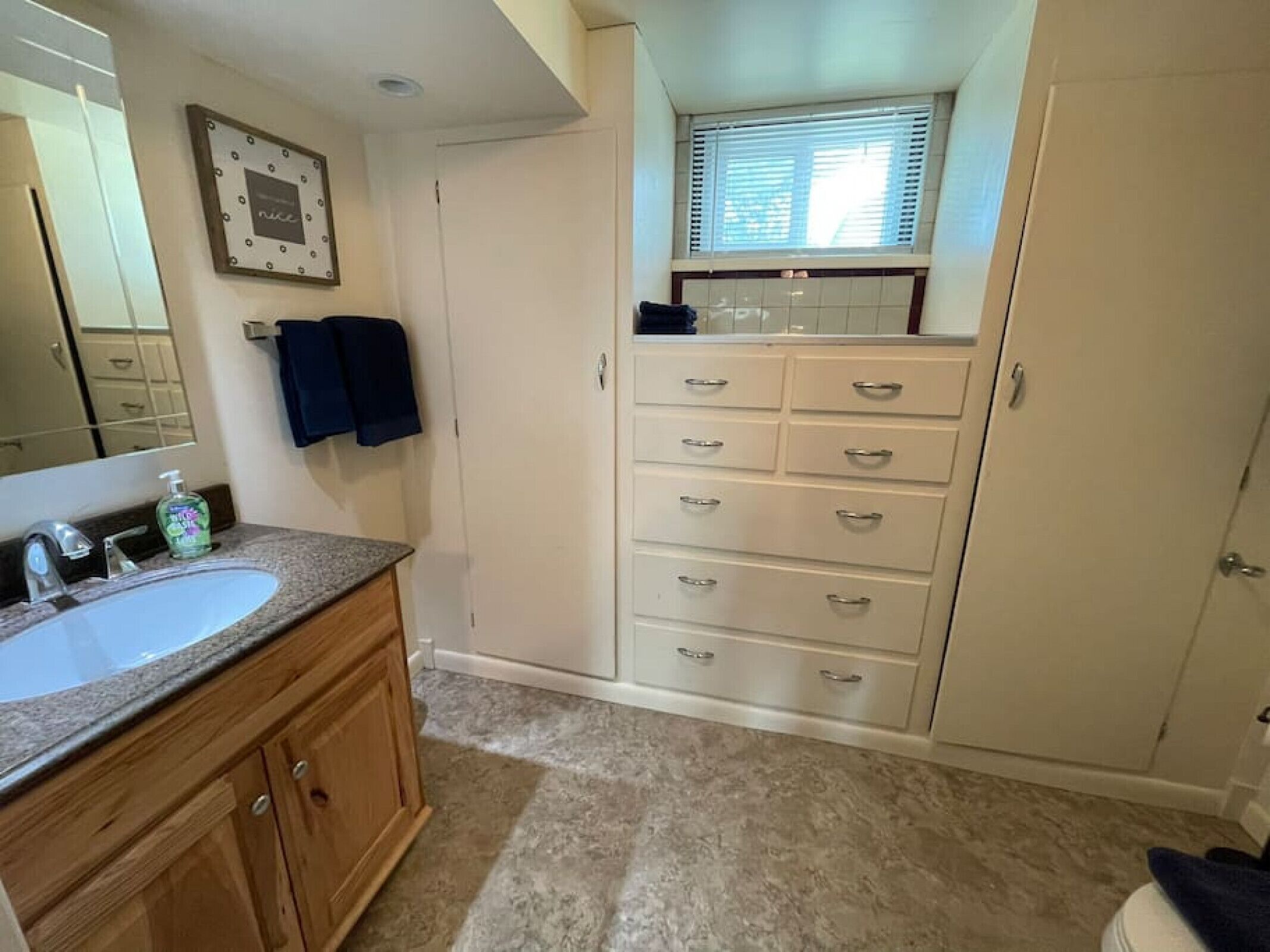 Hårtørrer, håndklæder