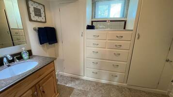 Hårtørrer, håndklæder